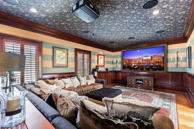 Family Room // Theater | Image 13