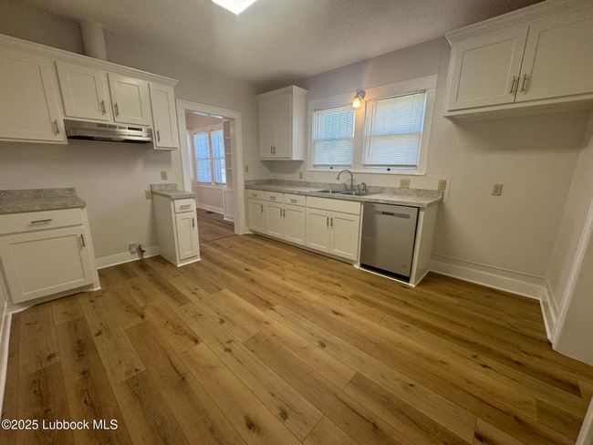 More kitchen...room for an island! | Image 13