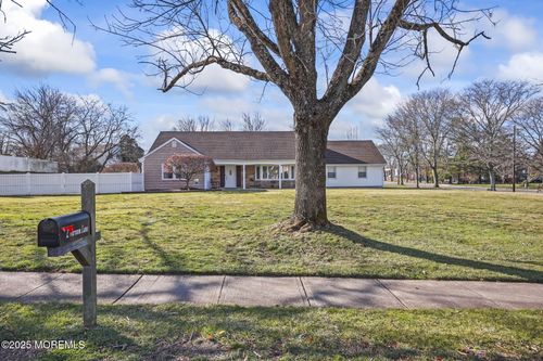 2 Varnum Ln, Manalapan, NJ, 07726-2923 | Card Image