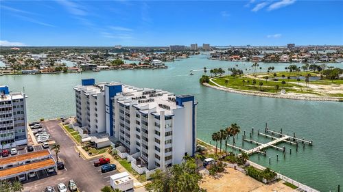 111-450 Treasure Island Cswy, Treasure Island, FL, 33706-1137 | Card Image