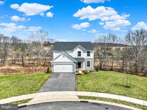 18016 Dave Anne Cir, STEWARTSTOWN, PA, 17363-8611 | Card Image