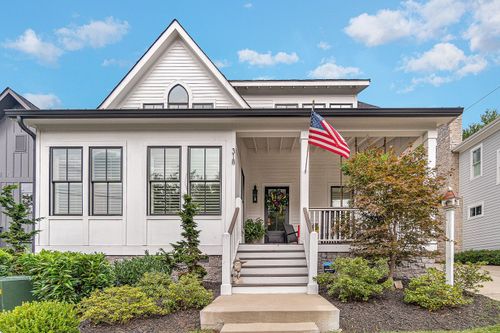 318 11th Ave N, Franklin, TN, 37064-2706 | Card Image