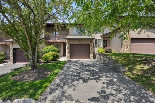 33 Cedarwood Ter, Woodland Park, NJ, 07424-3710 | Card Image