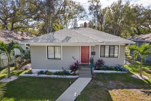 946 23rd Avenue S, SAINT PETERSBURG, FL, 33705 | Card Image