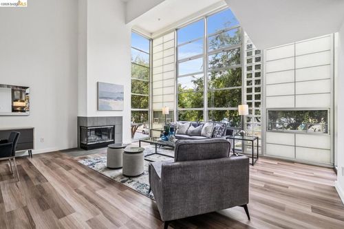 202-1200 65th St, Emeryville, CA, 94608-1136 | Card Image