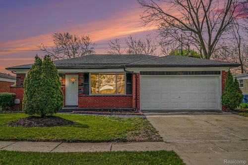 12922 E 13 Mile Rd, Warren, MI, 48088-3181 | Card Image