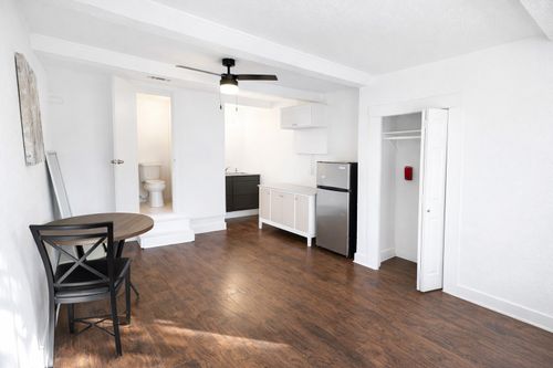 c-928 S Windomere Ave, Dallas, TX, 75208-7233 | Card Image