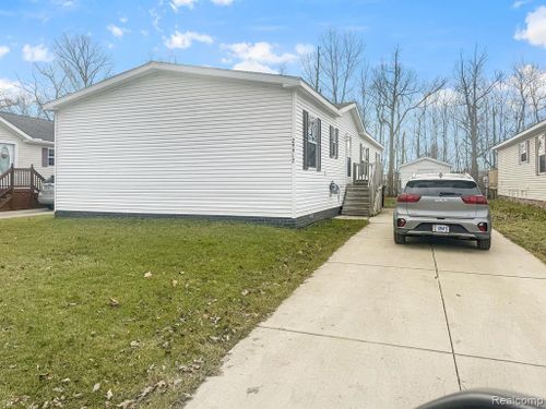 29912 Meadow Lane, Gibraltar, MI, 48173 | Card Image