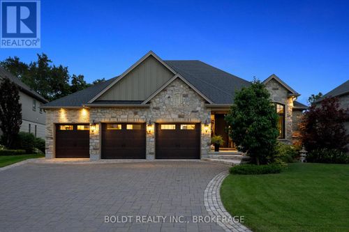 36 Philmori Blvd, Fonthill, ON, L0S1E5 | Card Image