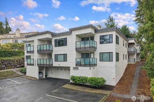 unit-206-5225 50th Ave Ne, Seattle, WA, 98105-2872 | Card Image