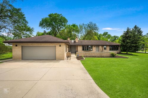 16W721 Red Oak Ave, Bensenville, IL, 60106-2935 | Card Image