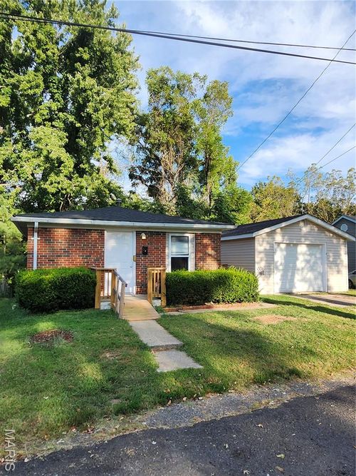 580 N Guernsey St, Collinsville, IL, 62234-3310 | Card Image