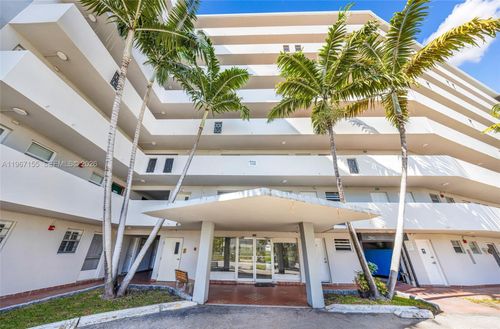 4-1750 Ne 191st St, Miami, FL, 33179-4284 | Card Image