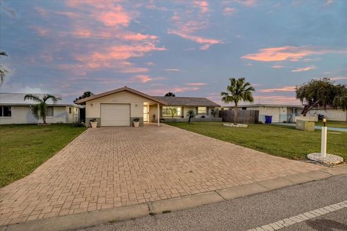 4043 Topsail Trl, NEW PORT RICHEY, FL, 34652-4451 | Card Image