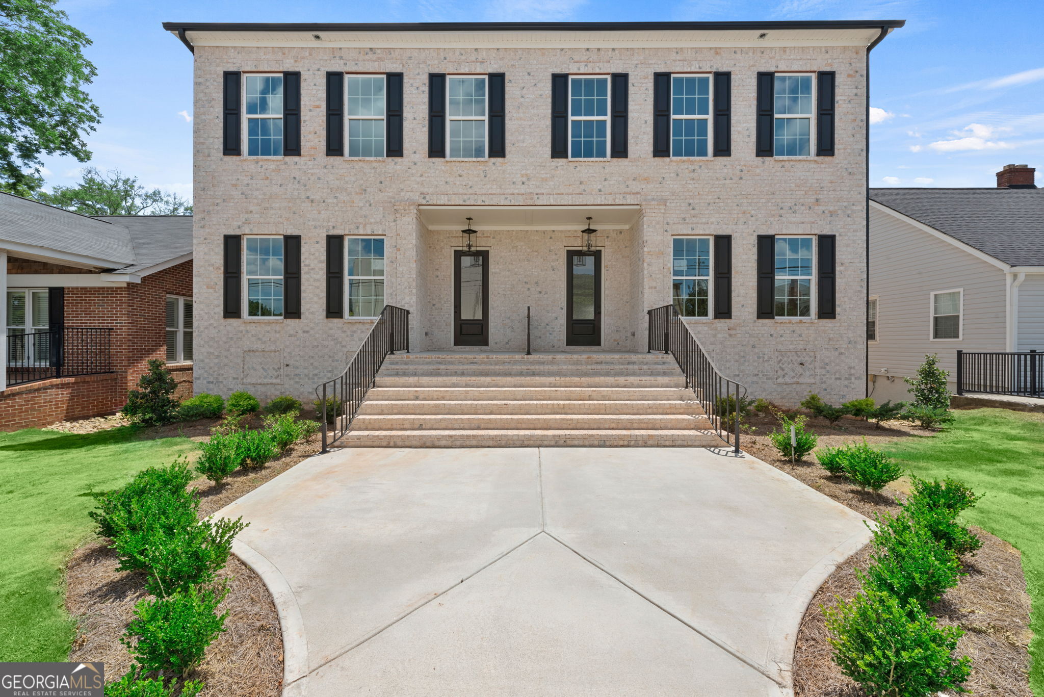 Perry St, Newnan, GA 30263