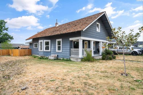 1404 Grant Ave, Prosser, WA, 99350-1167 | Card Image