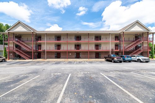 301-2201 Franklin Station Way, Knoxville, TN, 37916-1118 | Card Image