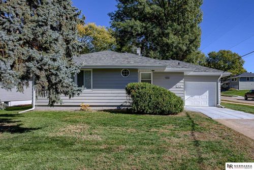 2425 S 47th St, Omaha, NE, 68106-3326 | Card Image