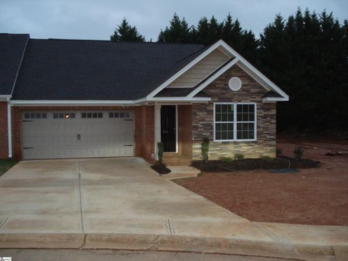 413 Amelia Springs Ln, Moore, SC, 29369-7804 | Card Image