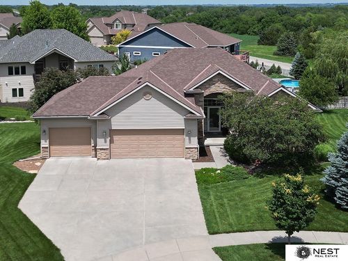 9712 Andre Cir, Lincoln, NE, 68526-6050 | Card Image