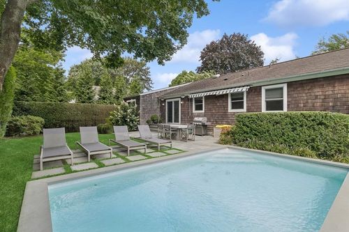 20 Stratton Sq, East Hampton, NY, 11937-2436 | Card Image