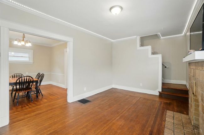 3933 Vine St, House other with 2 bedrooms, 2 bathrooms and null parking in Cincinnati OH | Image 6
