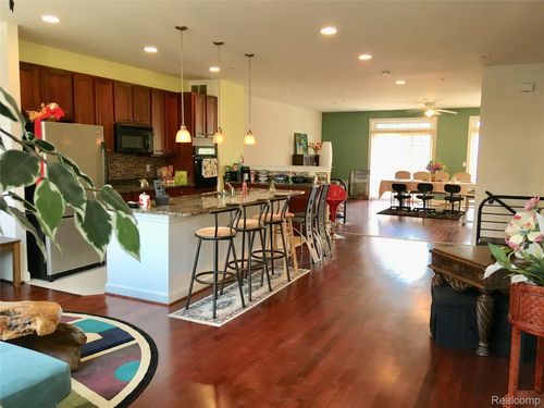 2015 Hazel St, Birmingham, MI, 48009-6825 | Card Image