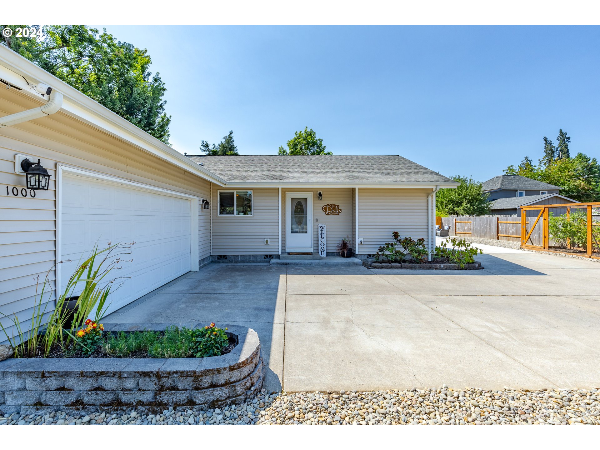 4th St, Cottage Grove, OR 97424