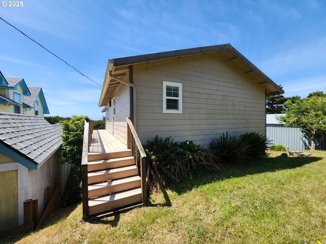 Exterior-North Facing | Image 39