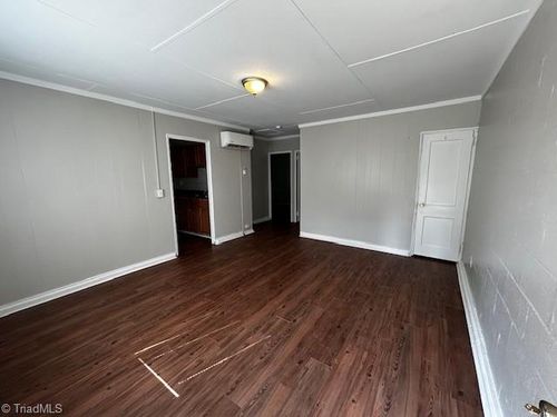 1213 Gatewood Ave, Greensboro, NC, 27405-6809 | Card Image