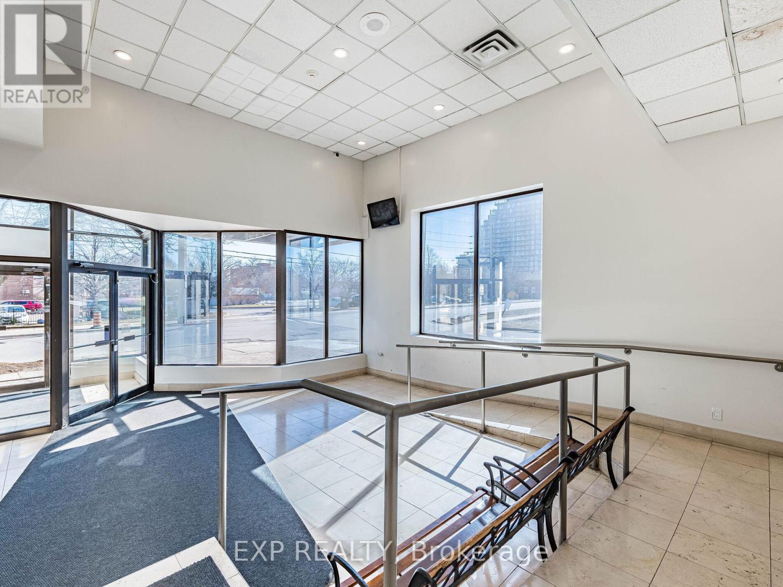 Residential in Mississauga (Cooksville) 2