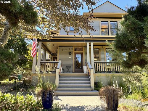 1175 11th St, Astoria, OR, 97103-4137 | Card Image