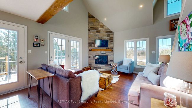 139 Young Dr, House other with 3 bedrooms, 2 bathrooms and 6 parking in Unknown ON | Image 9