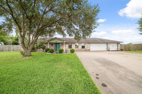 1450 Horse Shoe Ct, Angleton, TX, 77515-7188 | Card Image