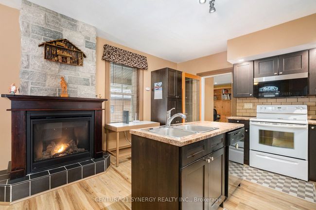 22 Victoria St, House other with 3 bedrooms, 2 bathrooms and 6 parking in Jasper ON | Image 12