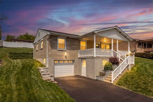 17 Martha Ave, Jeannette, PA, 15644-1081 | Card Image