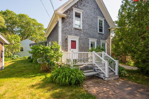 31 Bay Street, Boothbay Harbor, ME, 04538 | Card Image