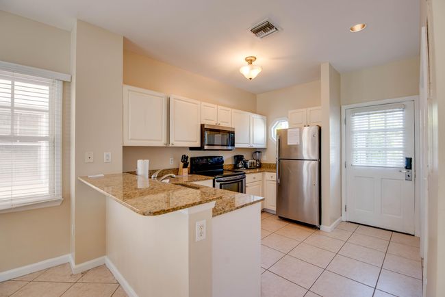 Kitchen | Image 10