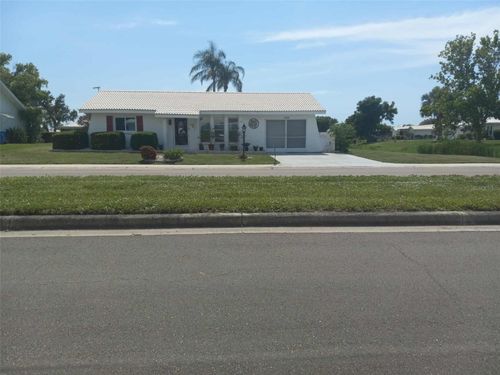 1002 Oakleaf Blvd, Bradenton, FL, 34208-8042 | Card Image