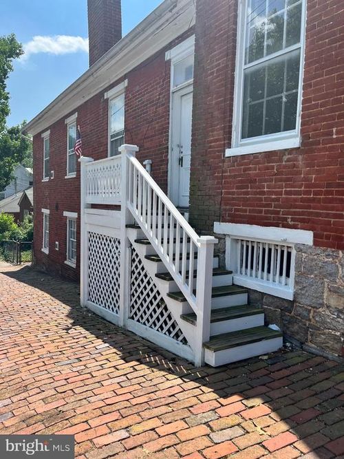 502 S Cameron St, WINCHESTER, VA, 22601-4618 | Card Image
