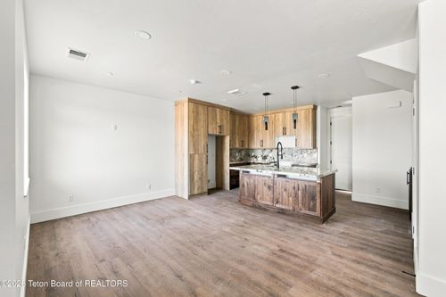 e2-287 S Agate Ave, Victor, ID, 83455-1203 | Card Image