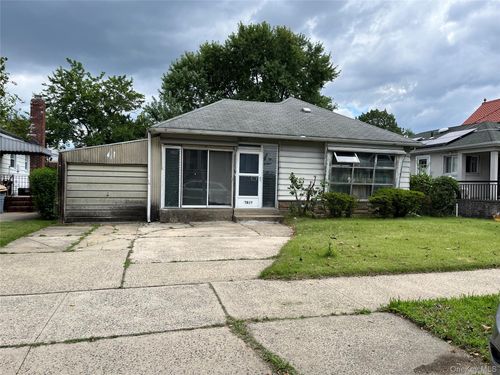78 264th St, Glen Oaks, NY, 11004-1307 | Card Image