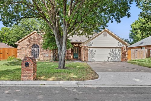 7732 Sagebrush Ct N, North Richland Hills, TX, 76182-7024 | Card Image