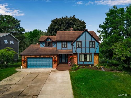112 Creekview Dr, West Seneca, NY, 14224-2432 | Card Image