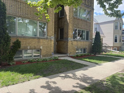 1w-2419 W Hutchinson St, Chicago, IL, 60618-2824 | Card Image