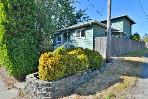 1412 2nd St, Snohomish, WA, 98290-2704 | Card Image