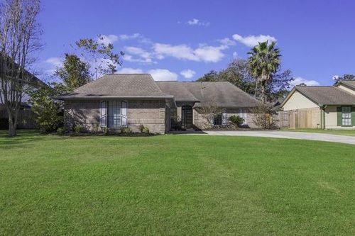 605 Olde Oaks Drive, Dickinson, TX, 77539 | Card Image