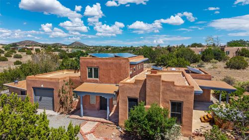 11 Cuesta Ln, Santa Fe, NM, 87508-8331 | Card Image