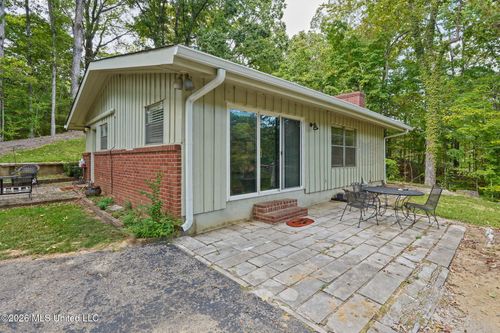2815 Woodland Lake Dr, Hernando, MS, 38632-4119 | Card Image