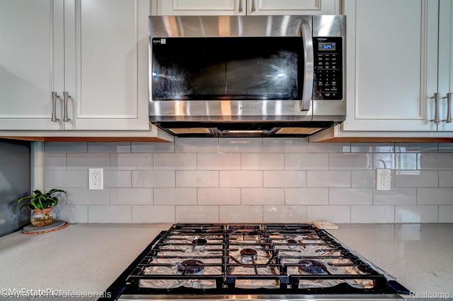 6044 Fieldstone Circle, House other with 4 bedrooms, 3 bathrooms and null parking in South Lyon MI | Image 7